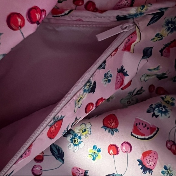 VERA BRADLEY Pink Cherry XL Front Pocket Straw Tote Hidden Bottom Embroidery - Picture 13 of 13